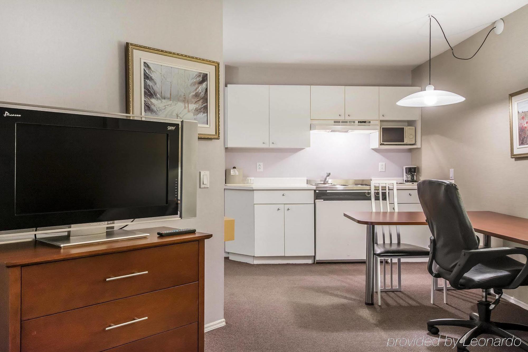 Syracuse Inn And Suites מראה חיצוני תמונה
