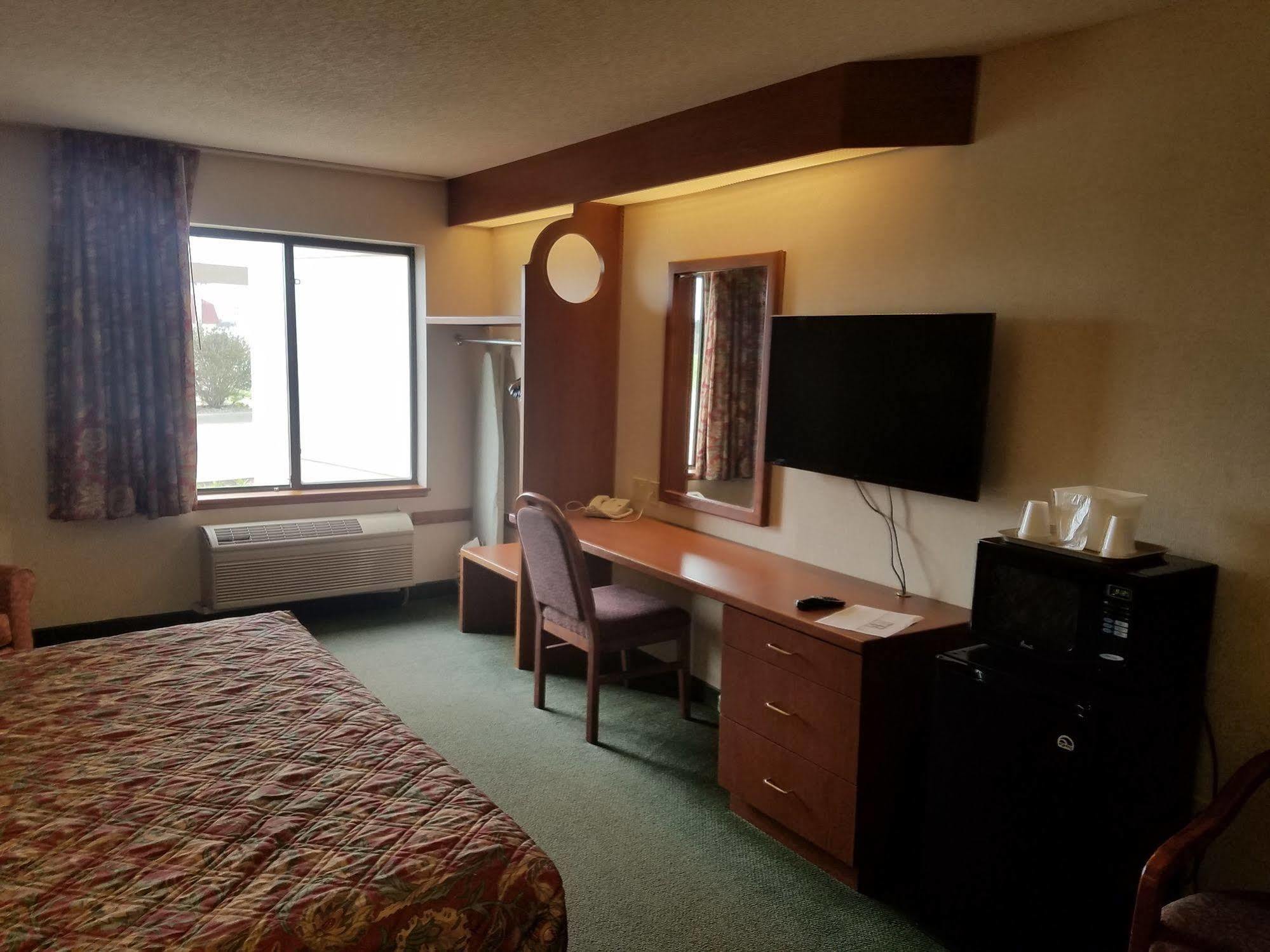 Syracuse Inn And Suites מראה חיצוני תמונה