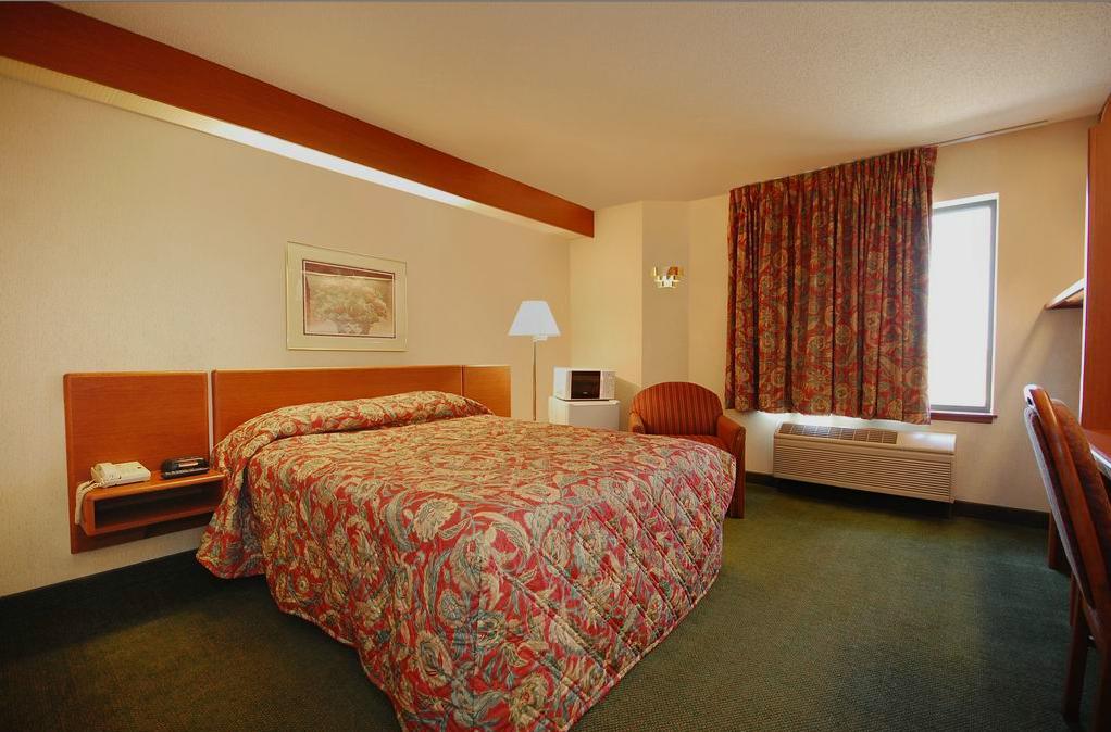 Syracuse Inn And Suites מראה חיצוני תמונה