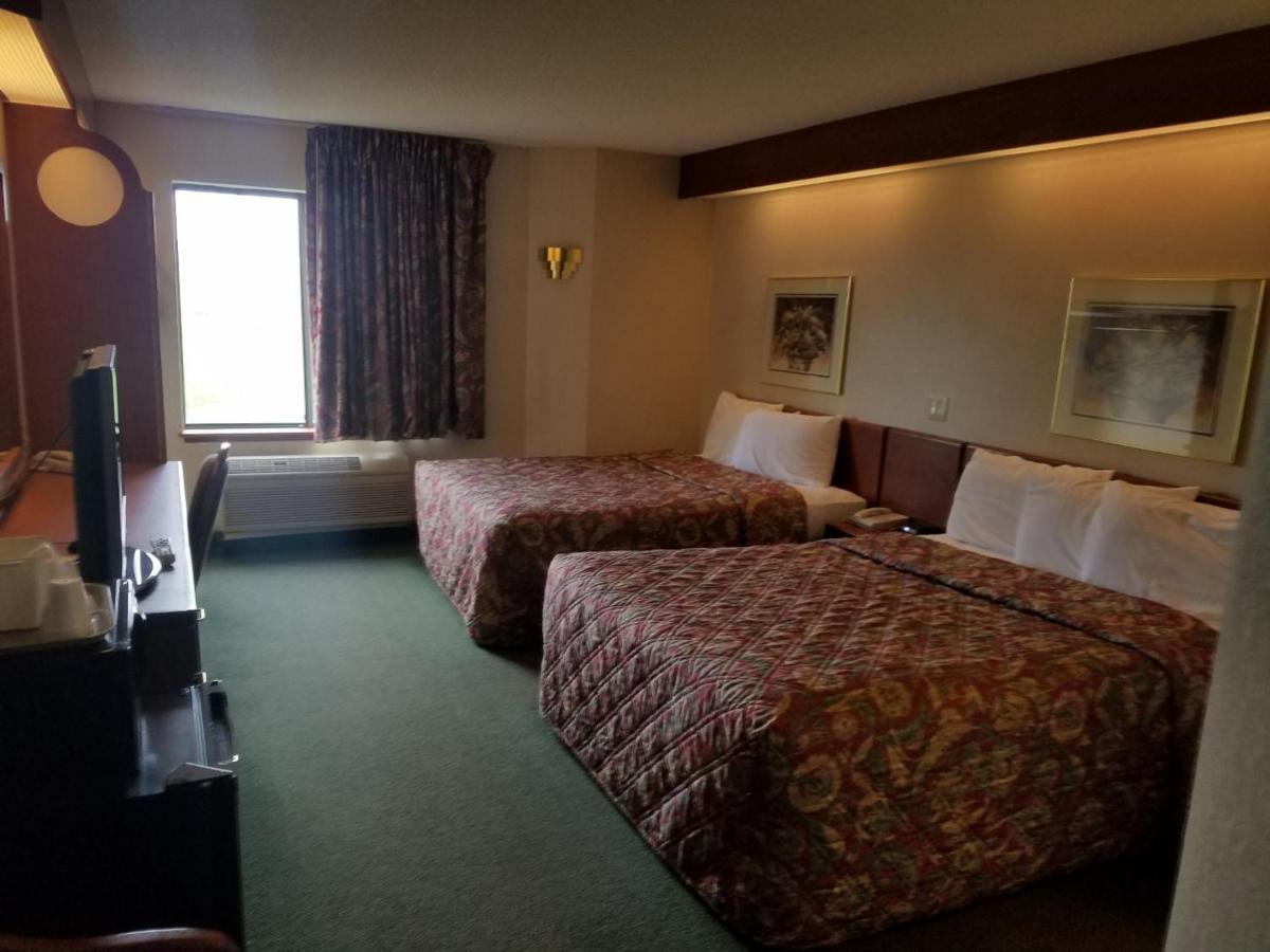 Syracuse Inn And Suites מראה חיצוני תמונה